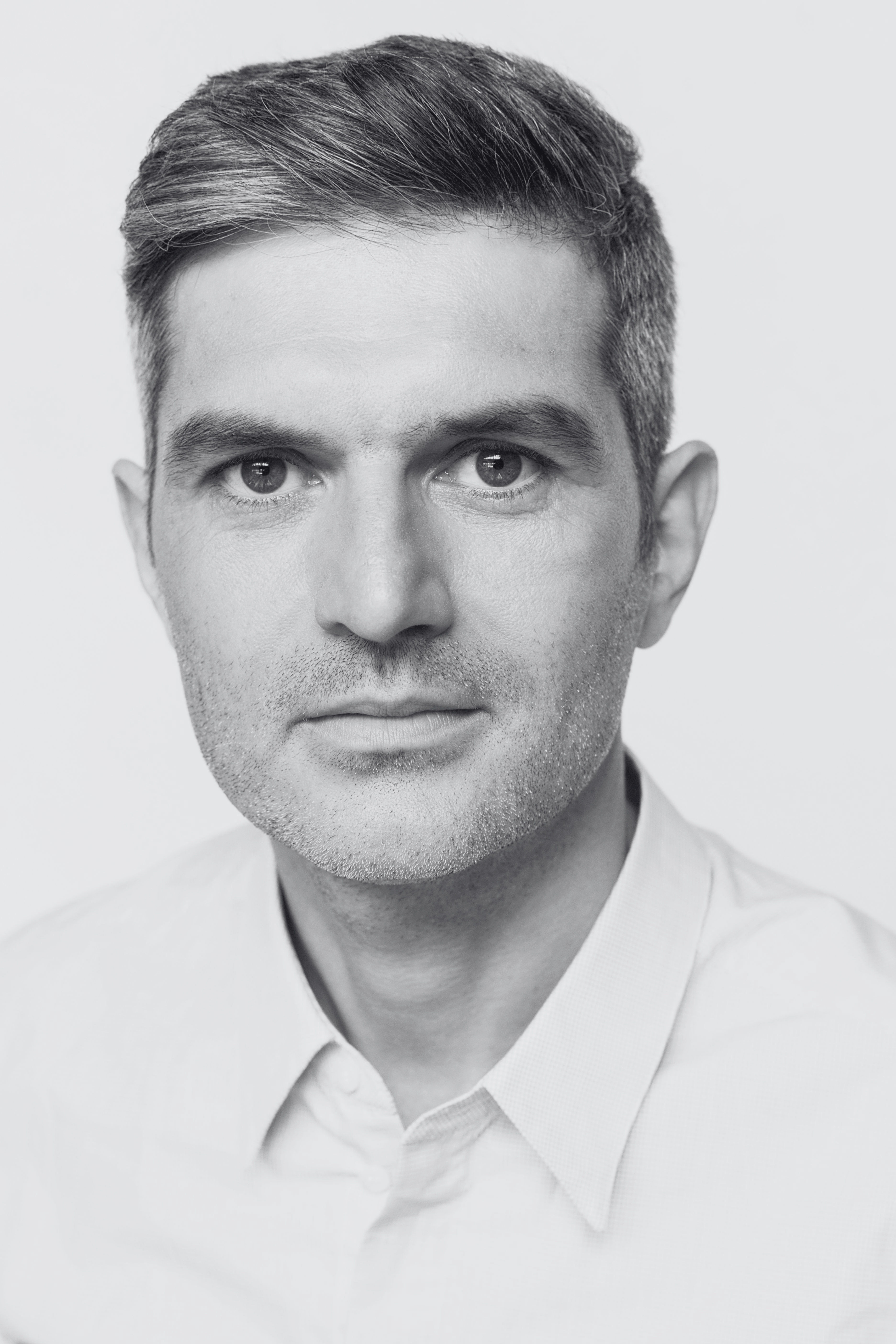 Foto Adrian Soare_portret_re.png